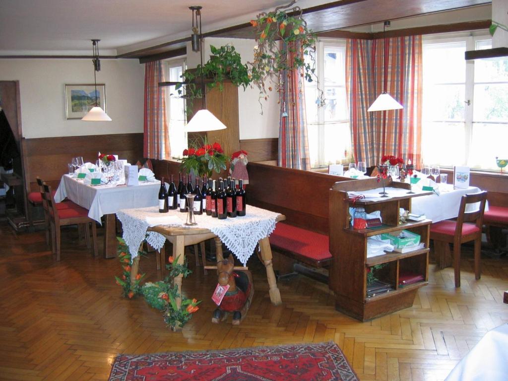 Gasthof Koreth Innsbruck Exterior photo