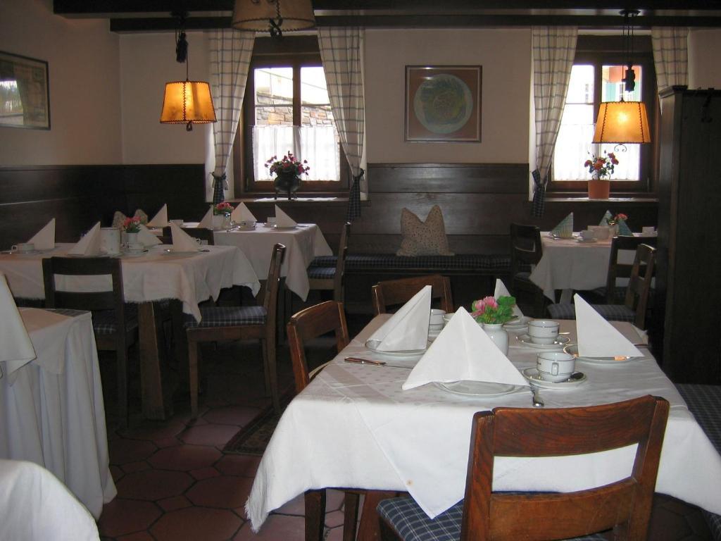 Gasthof Koreth Innsbruck Exterior photo