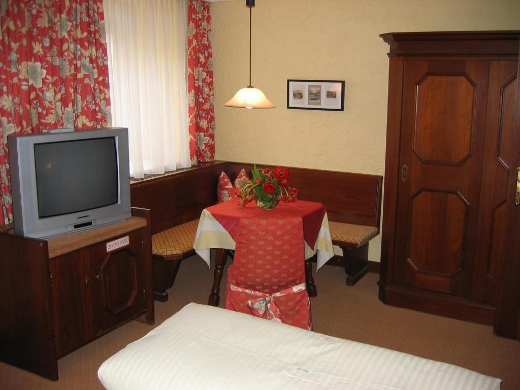 Gasthof Koreth Innsbruck Room photo